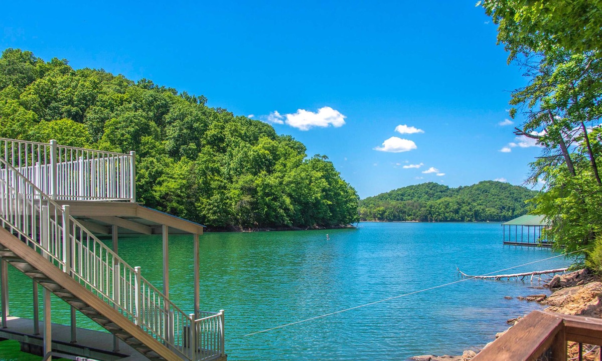 Maynardville House | Waterfront Retreat, Sleeps 14, Theater, Games, Grill