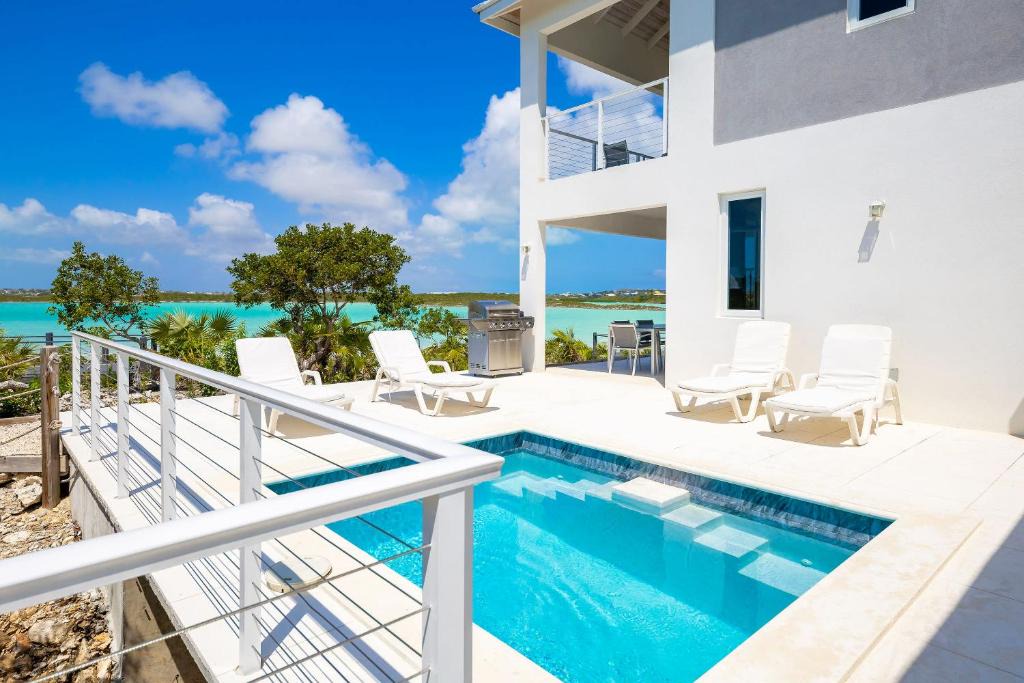 Cooper Jack Bay Settlement Villa | Waterfront Sunset Views , Cooper Jack Bay Villas