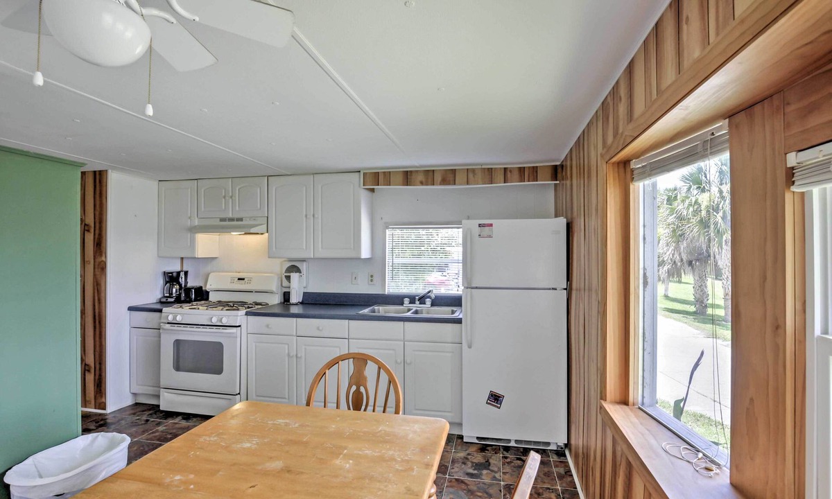Silver Springs House | Waterfront Silver Springs Home on Mill Dam Lake!