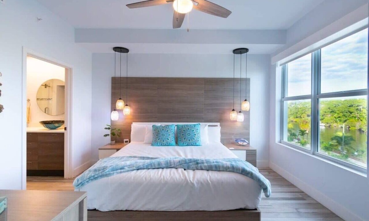 Merritt Island Condo | Waterfront Stateroom