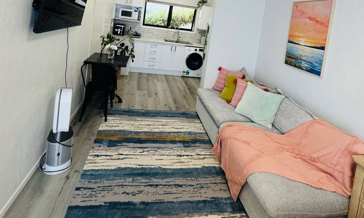 Mangere Bridge Apartment | Waterfront studio unit near Auckland Airport