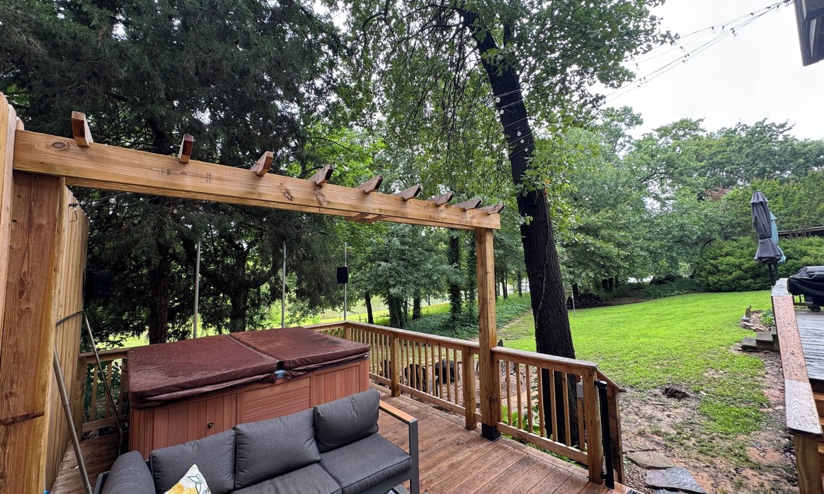 Longtown Apartment | Waterfront Studio with Hot Tub & Fire Pit Sleeps 4