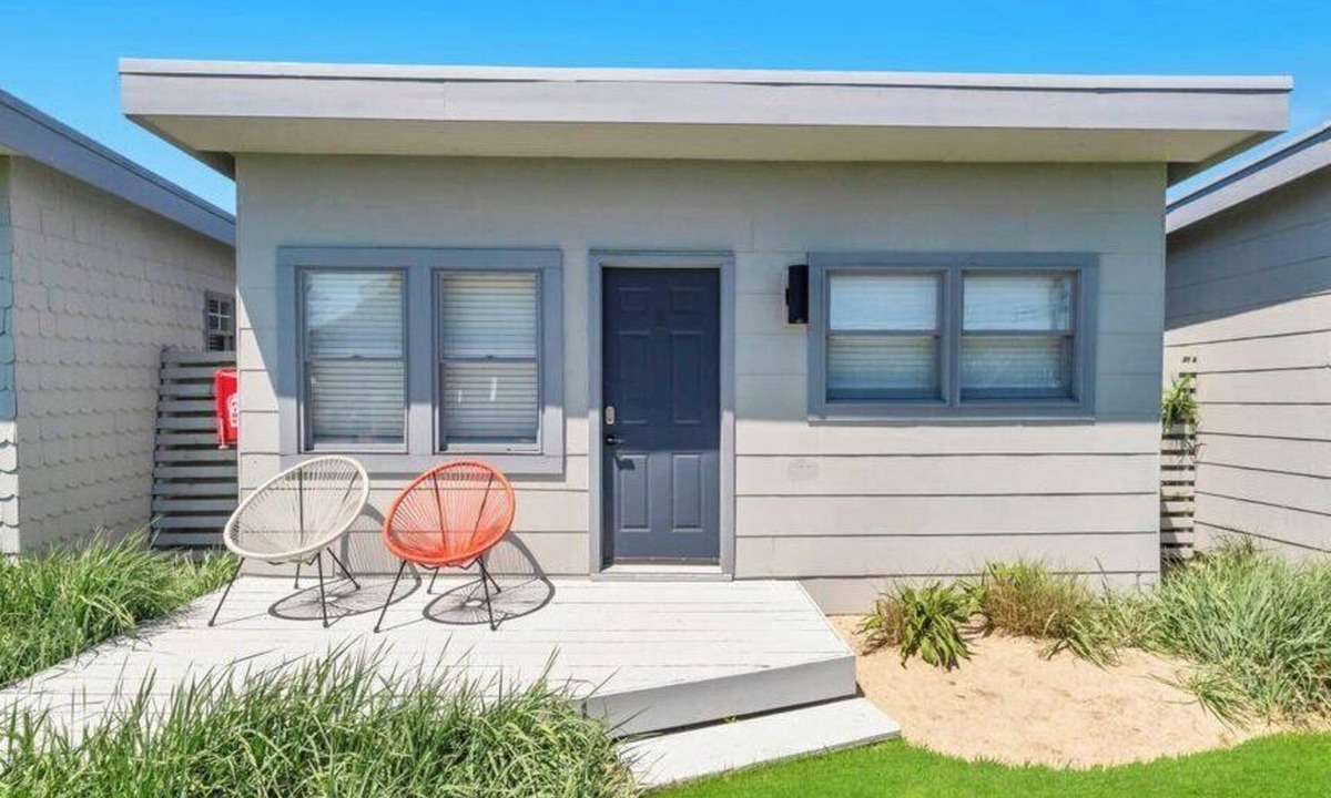 Hampton Bays Hotel | Waterfront suite and more in a Boutique Hotel, Heart of Hampton Bays,.