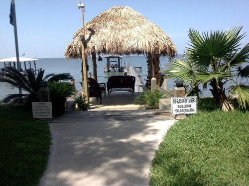Bacliff House | Waterfront Suite with Private Balcony and Panoramic Bay Views in Bacliff, Texas