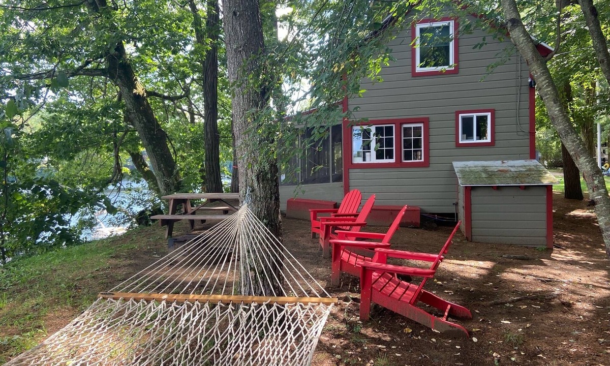 Corinth Cabin | Waterfront Tamarack Cabin near Saratoga, Lake George