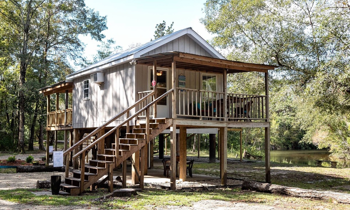 Gulfport Apartment | Waterfront Tiny House- The Hummingbird House