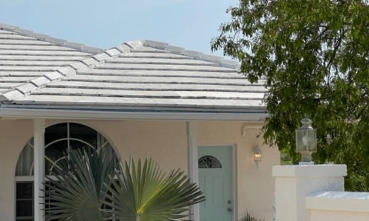 Cooper Jack Bay Settlement Villa | Waterfront Villa with Dockside Patio, Paddleboards & Pontoon Boat Rental option