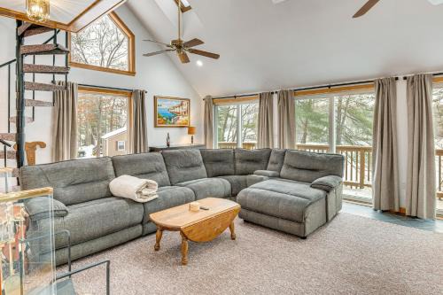 Pine River Pond House | Waterfront Wakefield Retreat w/Floating Dock