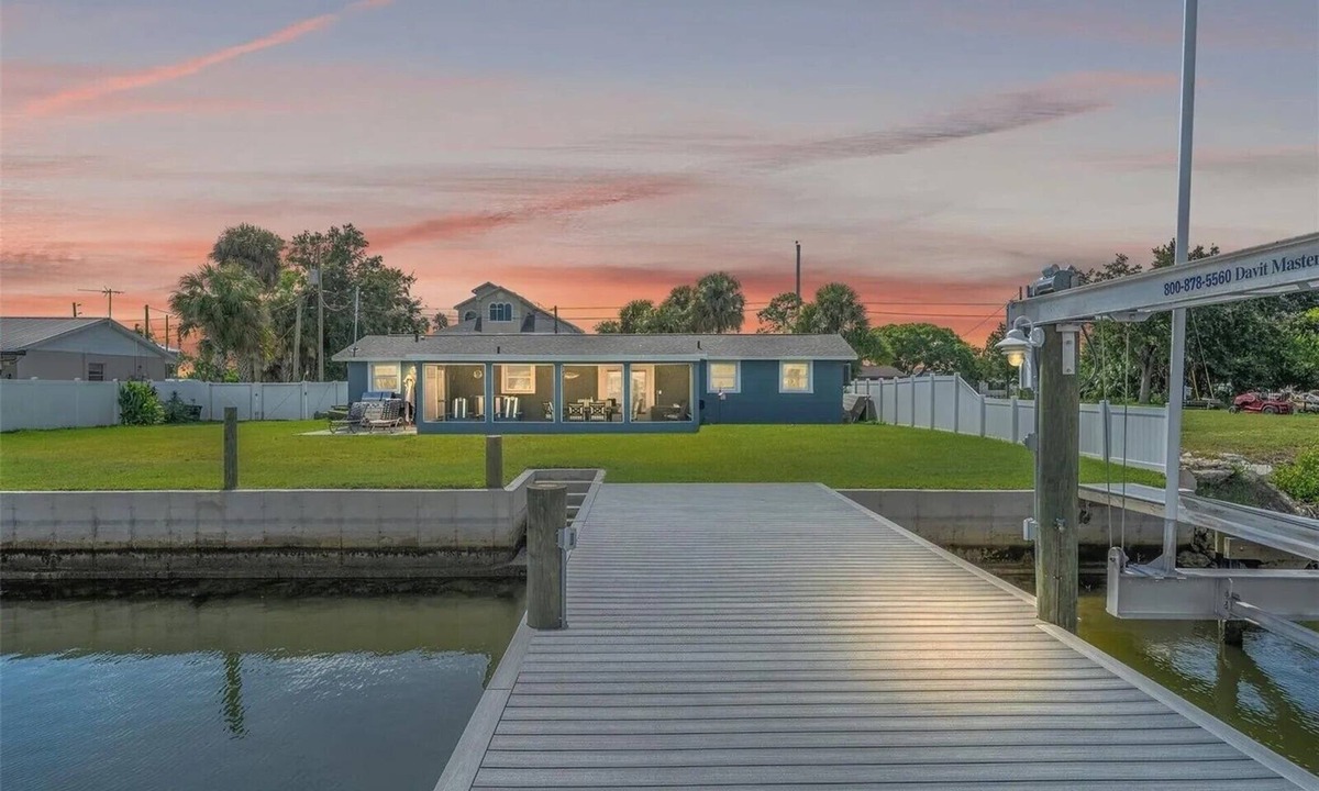 Sea Ranch On The Gulf House | Waterfront with a huge dock with direct Gulf access. Clean and Comfortable.