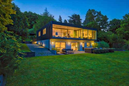 Wanaka House | Waters Edge by Sotheby's Luxury Rental Homes