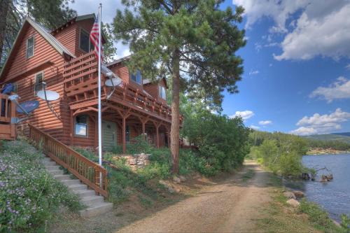Bayfield House | Waters Edge Cabin on Vallecito Lake in Bayfield CO
