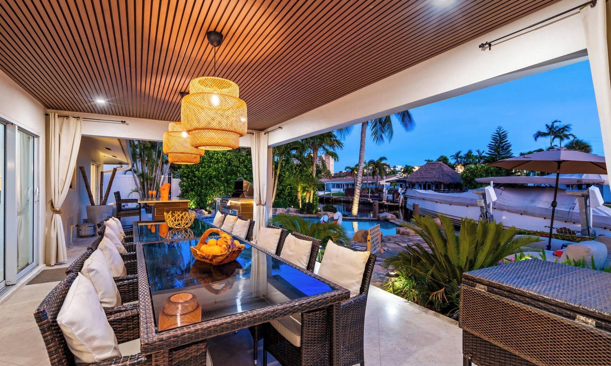 Bel Air Villa | Waters Edge Luxury - Walk or bike to the Beach