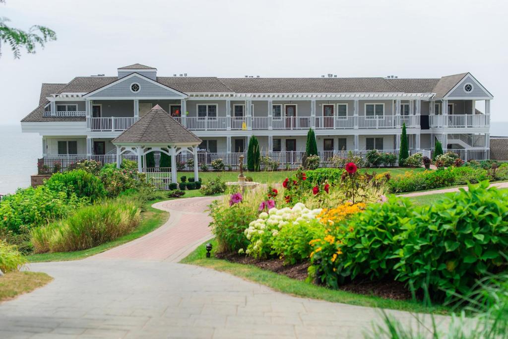 Westbrook Center Hotel | Waters Edge Resort and Spa TimeShare