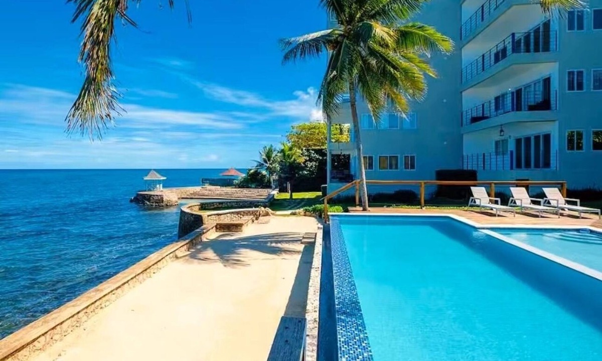 Tower Isle Condo | WatersEdge -B3