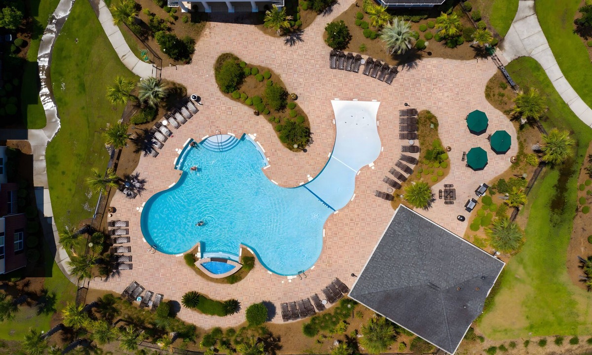 Ridgeland Apartment | Waterview 2BR: Pool, 1st Floor, Gym, Screened Lanai!