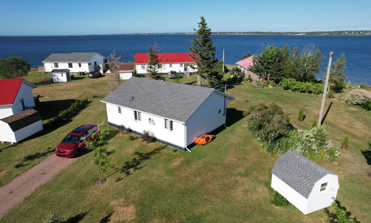 Corran Ban Cottage | Waterview Cottage on Tracadie Bay - Bayview at Blue Heron