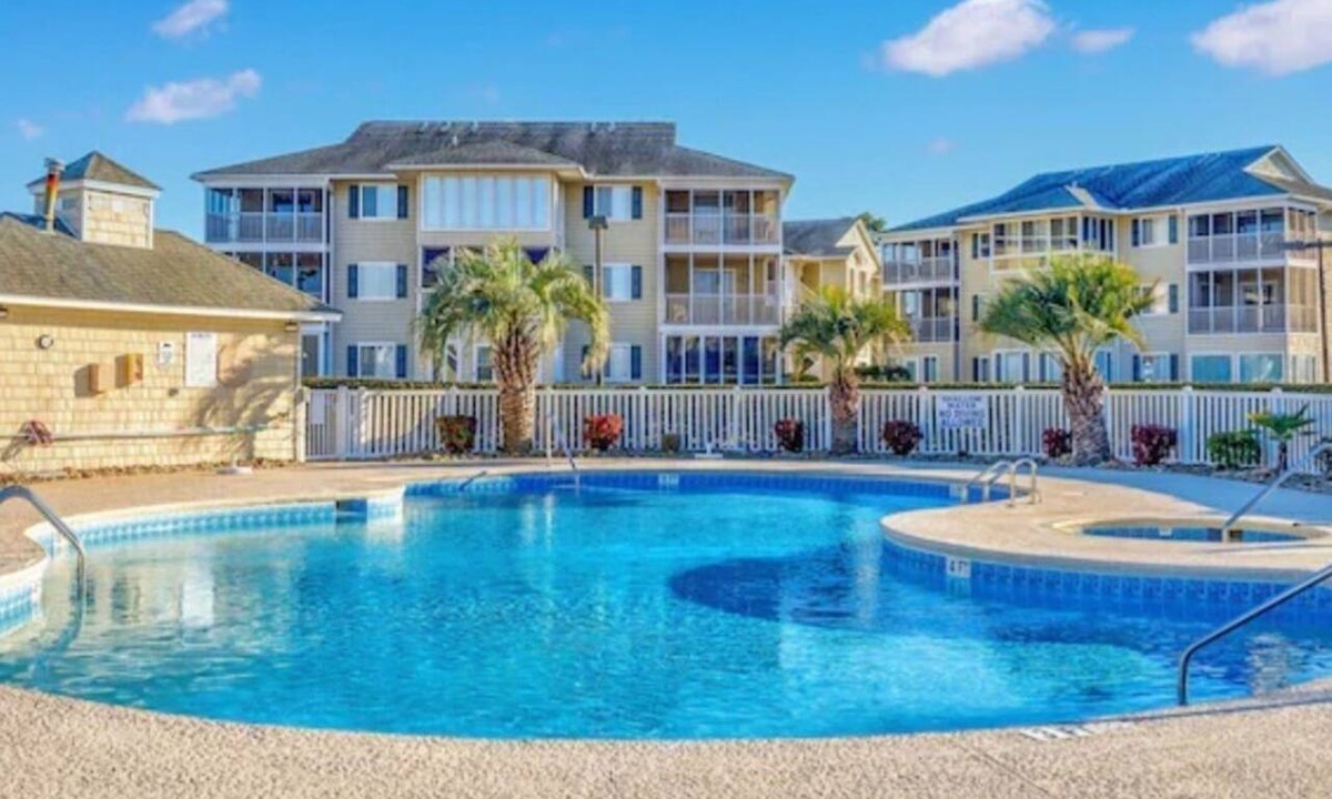 North Myrtle Beach Condo | Waterway Condo Getaway near Ocean - Sleeps 6