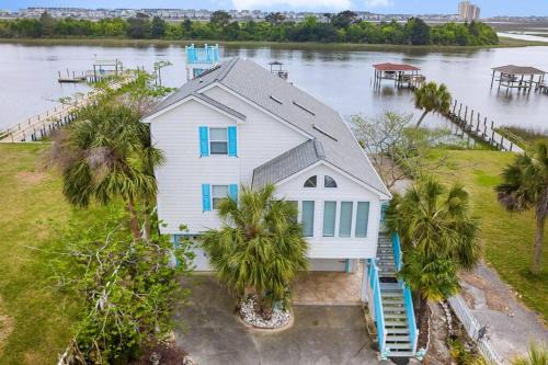 Ocean Isle Beach House | Waterway Escape Full House, Pier and Dock in Ocean Isle Beach, NC