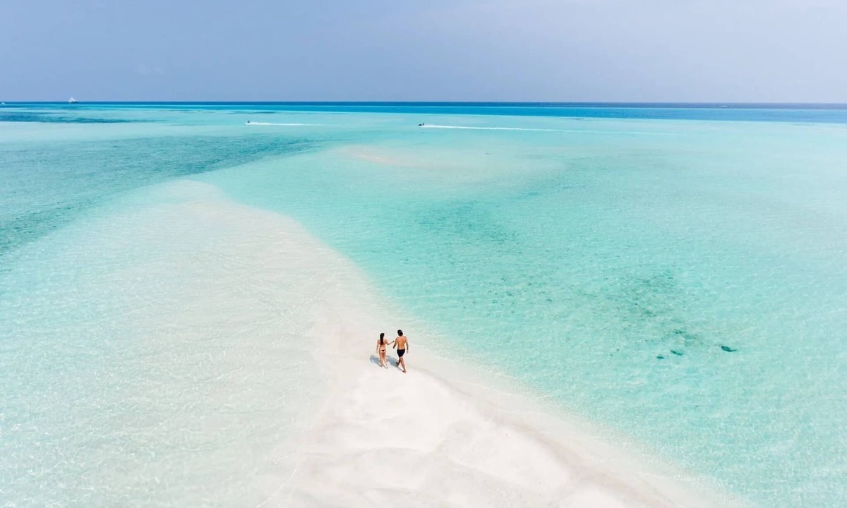 Thulusdhoo Island Hotel | Wave Crest Retreat