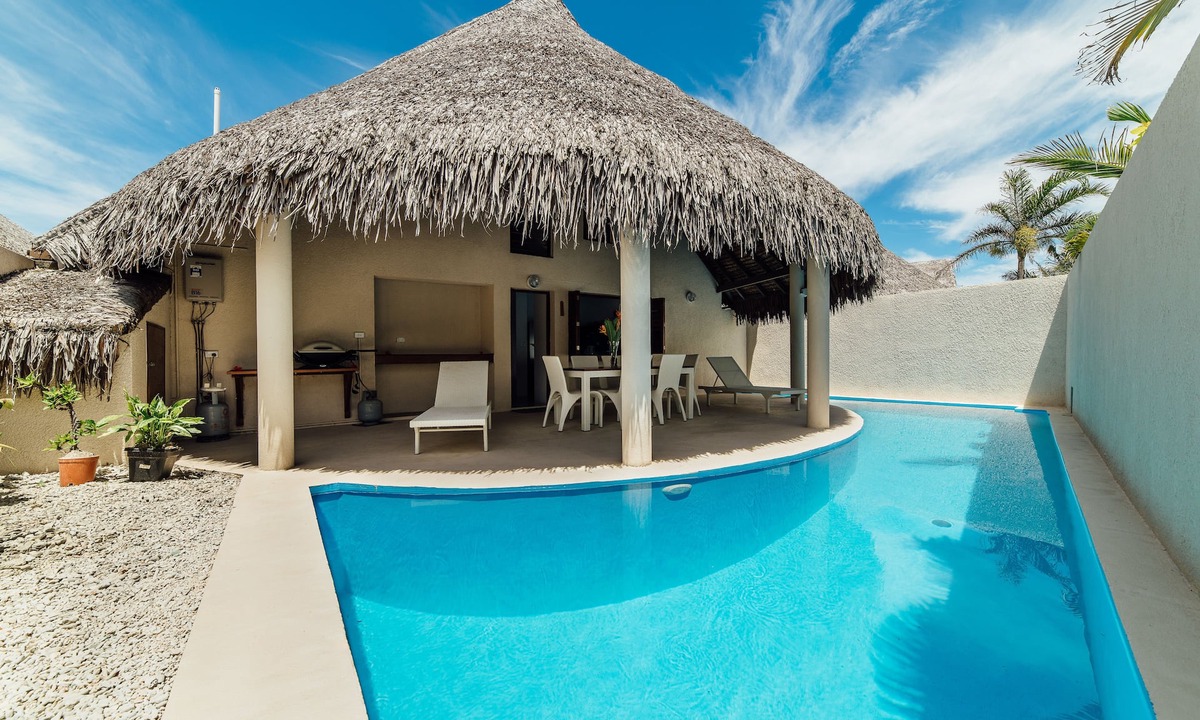 Port Vila Villa | Waves at Surfside