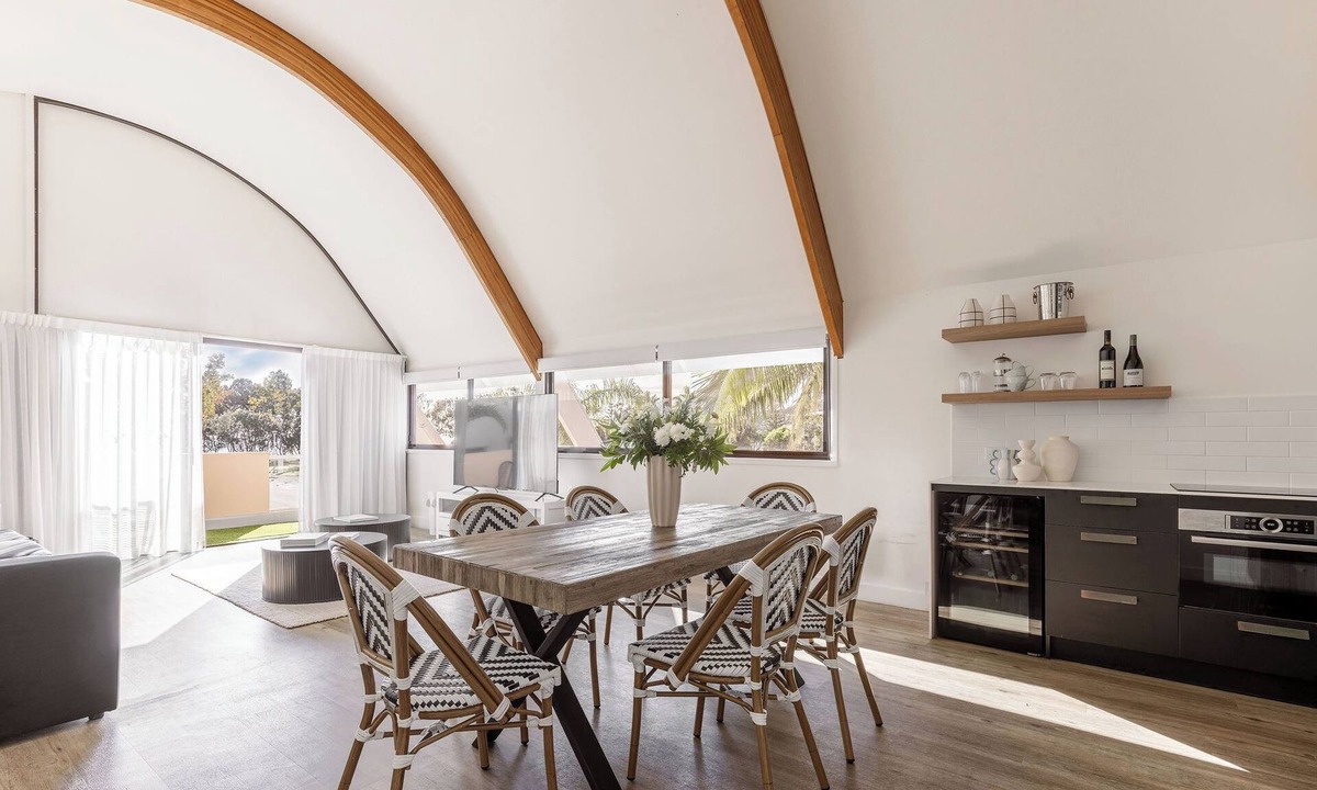 Byron Bay Hotel | Waves Byron Bay