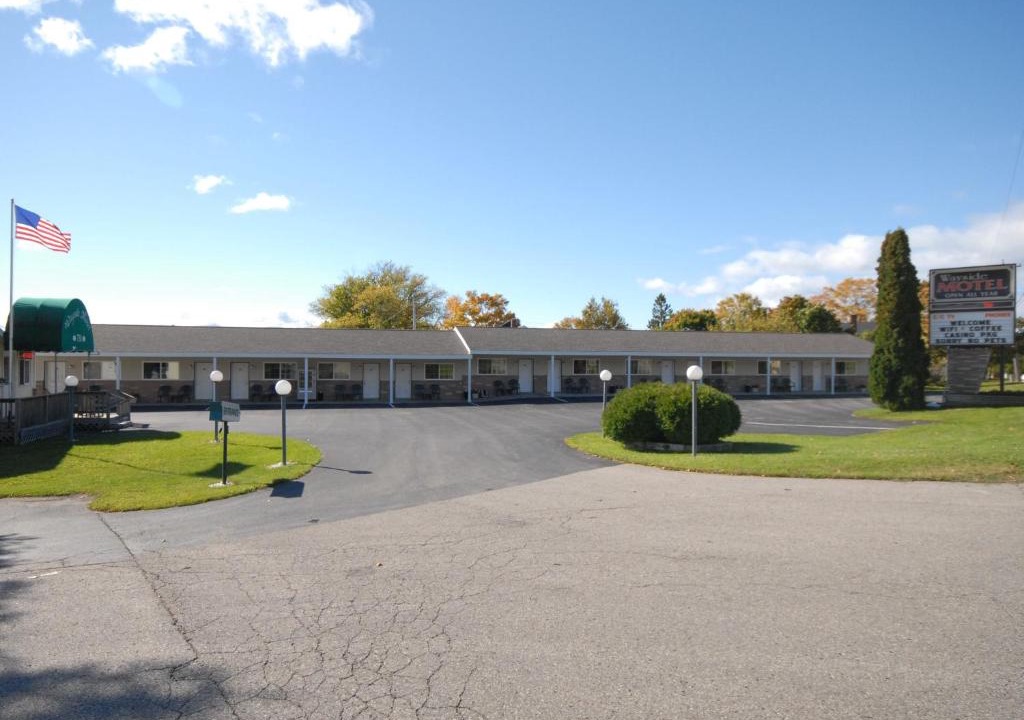 St Ignace Hotel | Wayside Motel