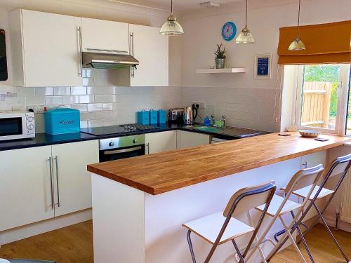North Gorley House | Weavers Lodge