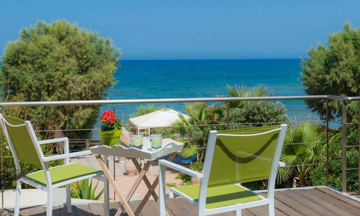 Kato Stalos Apartment | WEBNODE GRAND SUITE,a beachfront paradise!