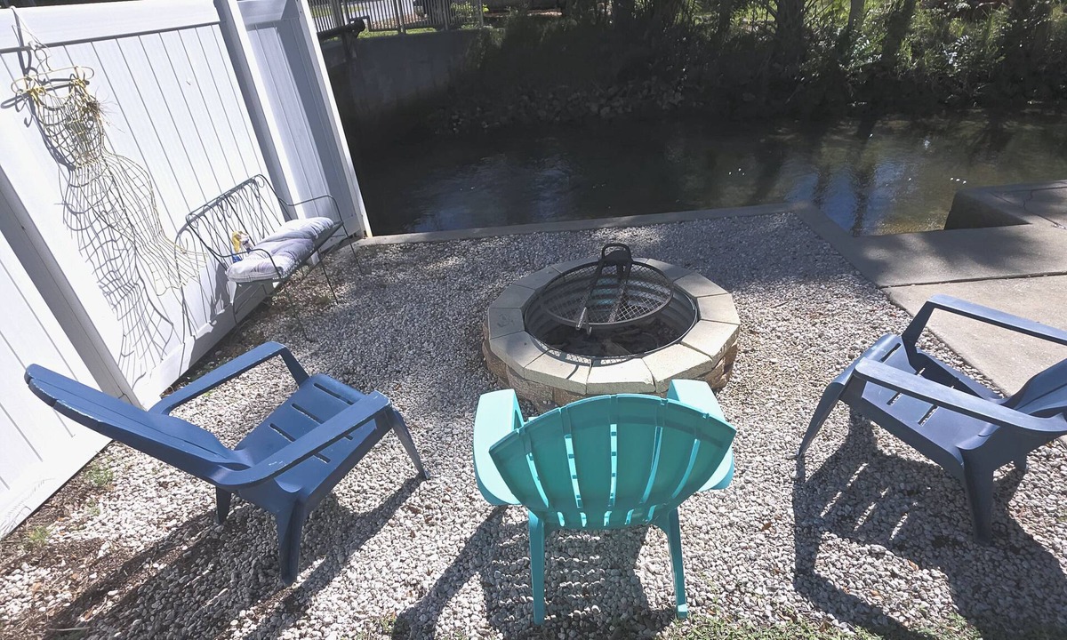 Weeki Wachee Gardens House | Weeki Wachee, Florida Entire Home on Natural Spring - 2 Bed 2 Bath