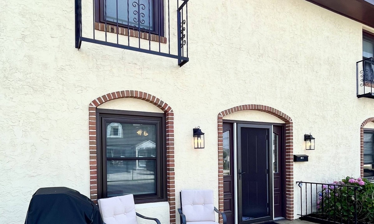 Brigantine House | WEEKLY JULY Discounts. BEACH BLOCK 2 bedroom town house. Rare availability