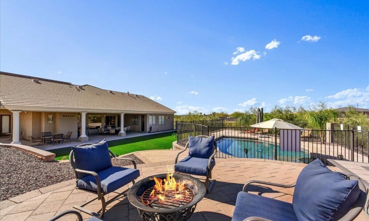 Desert View House | WEEKLY & MONTHLY DISCOUNTS! Resort Style Executive Home On 1.25 Acres