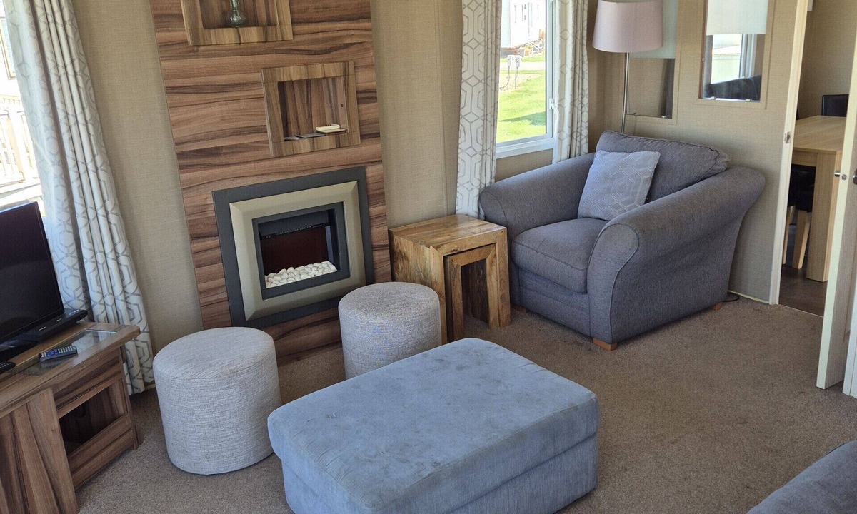 Camber House | Weeping Willow - 3 bedrooms with decking sleeps 8