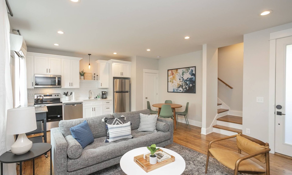 South Nashville House | WeHo 3 Story Townhome 3 of 4 w/Balcony WALKABLE! 8 mins drive to BRDWY!