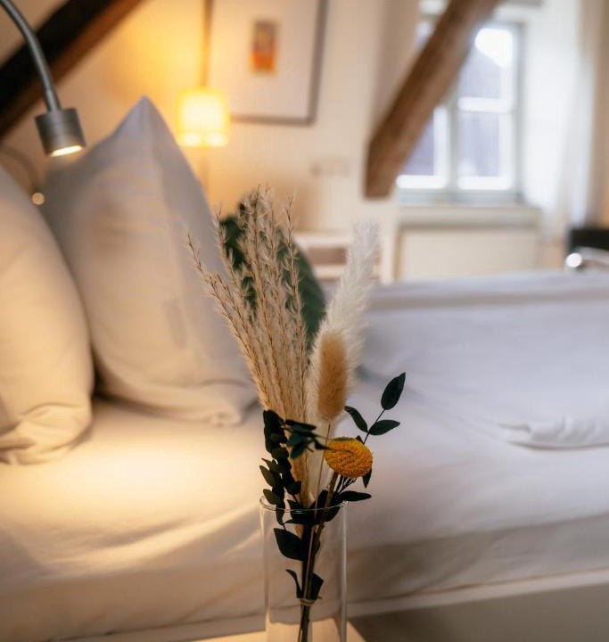 Dettelbach Hotel | Weinbar & Gästehaus Himmelstoss
