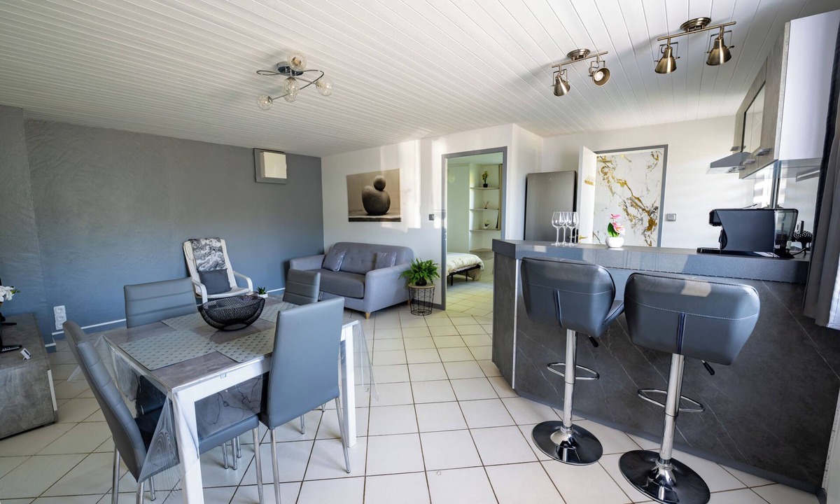 Chatillon-sur-Chalaronne Apartment | Welcome to Le Cocon Châtillonais apartment in the center of Châtillon sur Chalaronne
