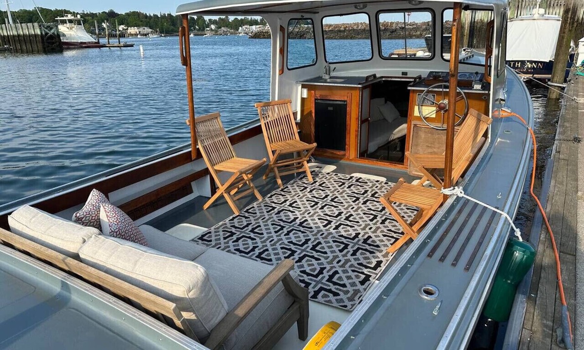 Southwest Harbor Boat Rental | Welcome Aboard! Cozy Docked Houseboat