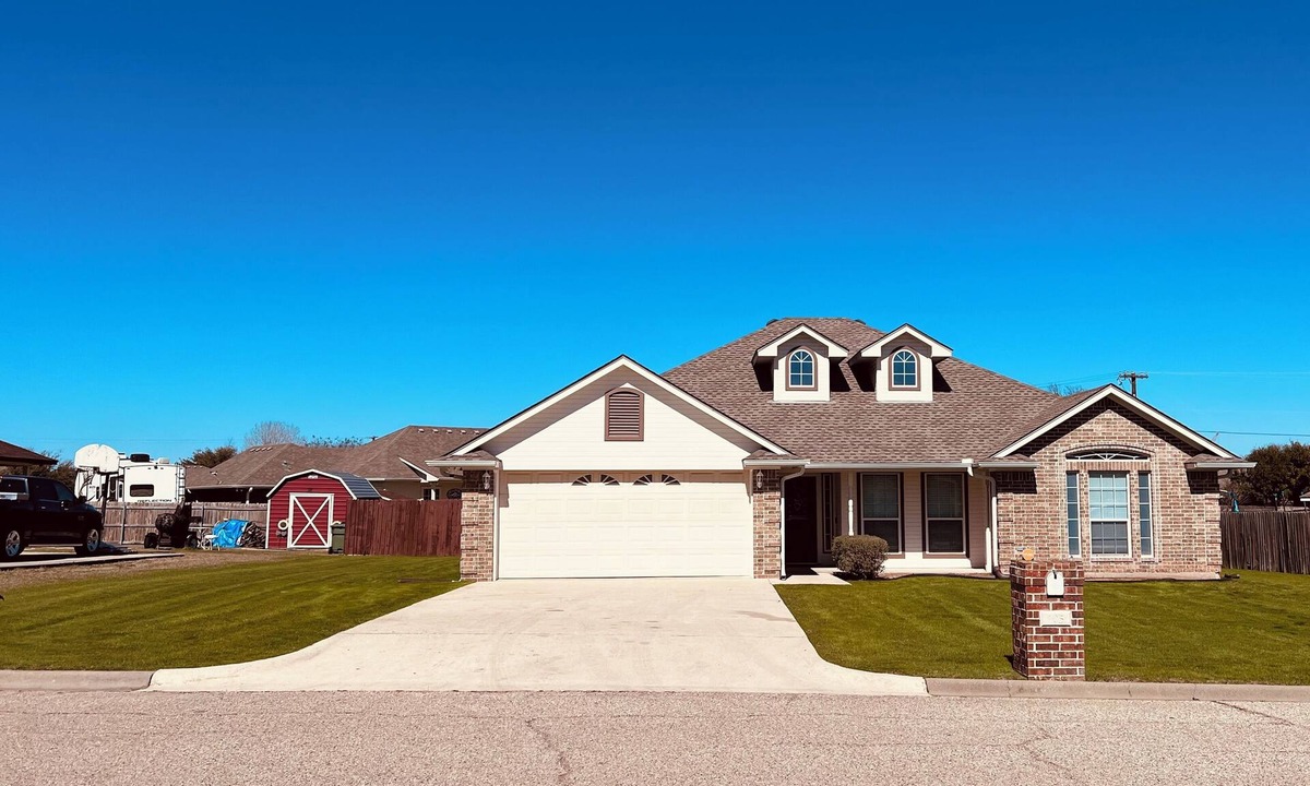 Hewitt House | Welcome home in Hewitt, TX! Nestled in the heart of Hewitt, our newly remodeled