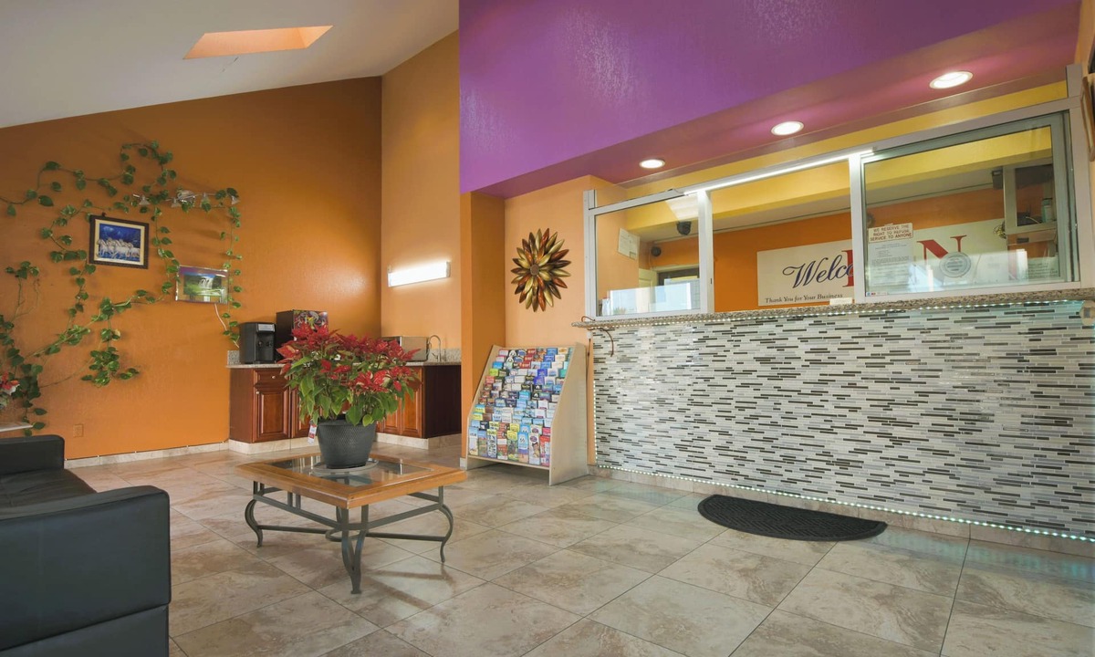 Corona Hotel | Welcome Inn