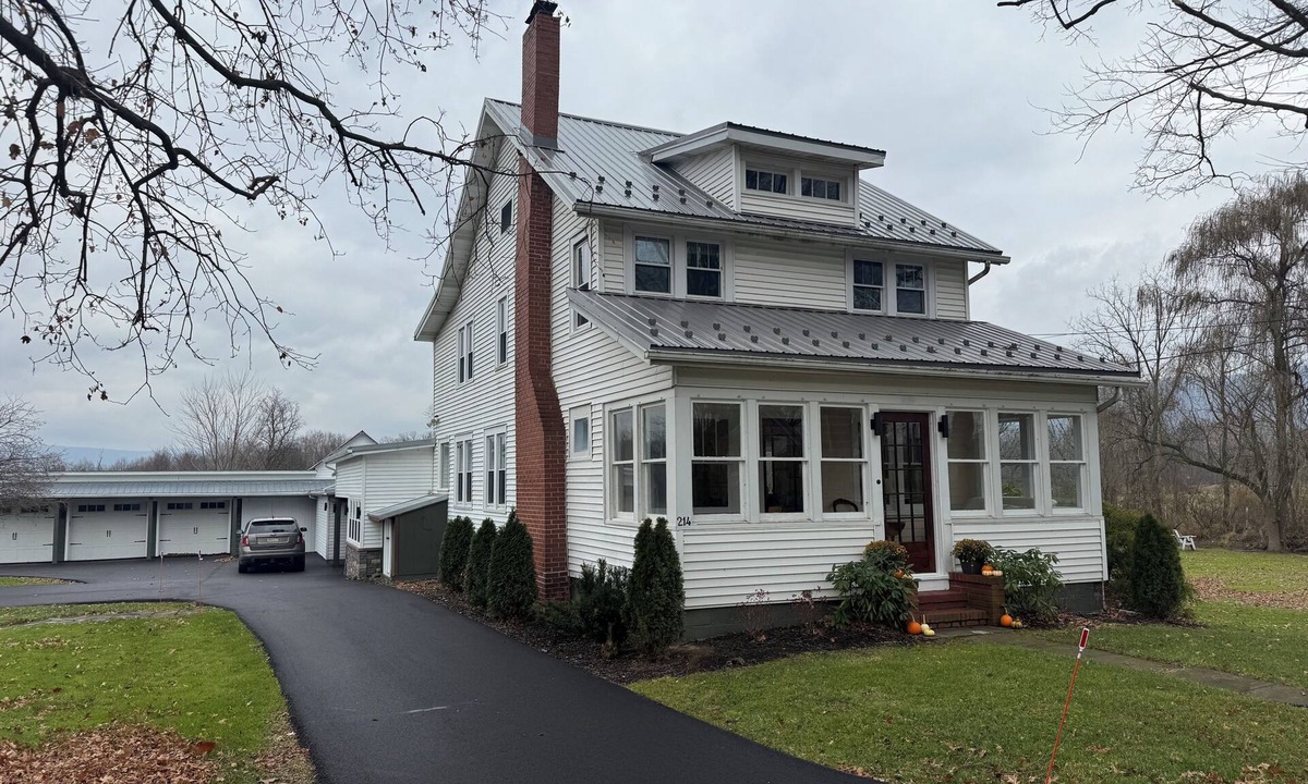 Mill Hall House | Welcome to Duck Run! A tranquil farmhouse located just outside of Mackeyville.