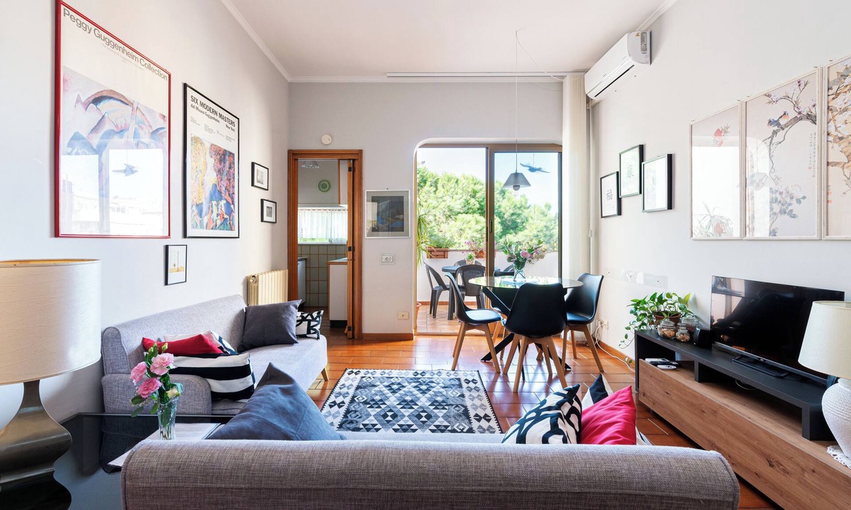 Quartiere XXXIII Lido di Ostia Ponente House | Welcome to Loretta's