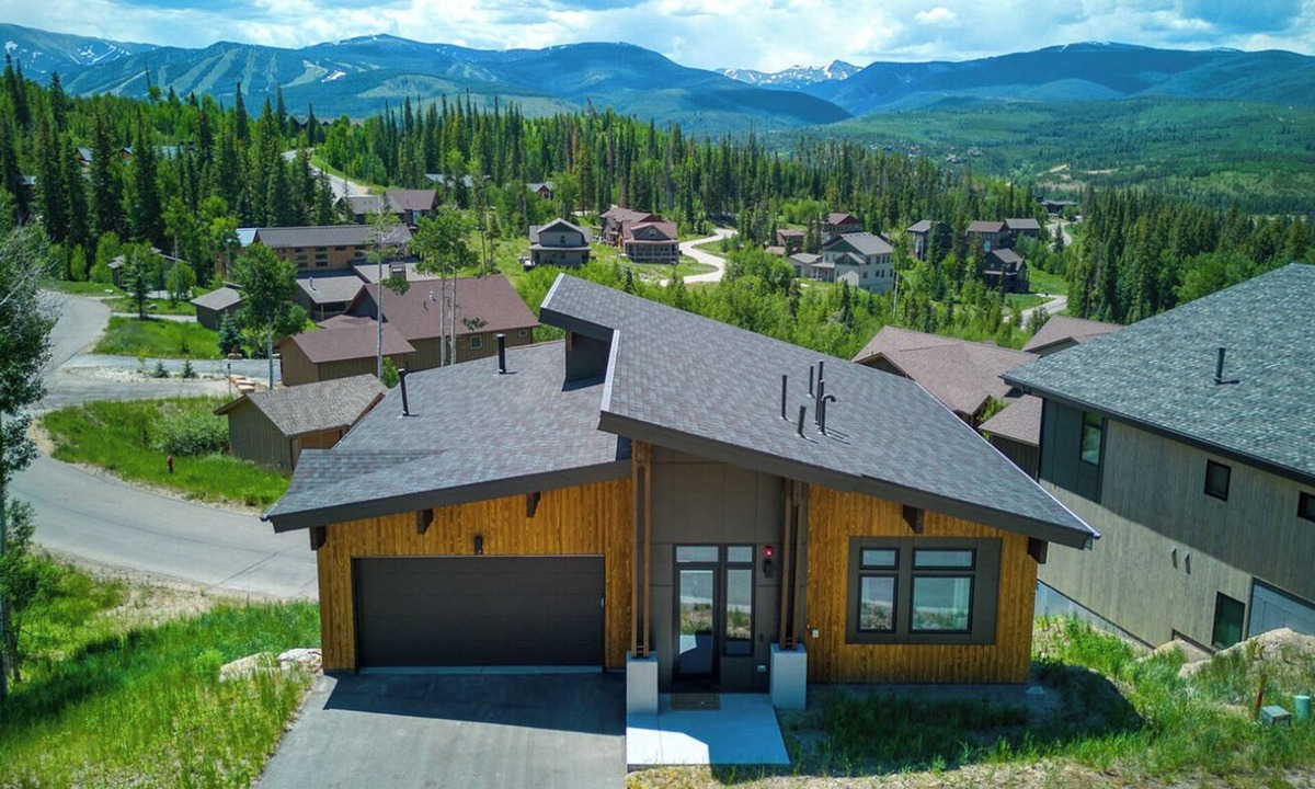 Rendezvous House | Welcome to Moose Tracks – Your Luxurious Mountain Escape in Colorado!