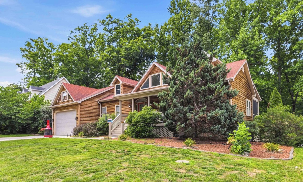 Sloans Valley House | Welcome to "Sheltowee Shores"- Lake Cumberland Views & Lake Trail