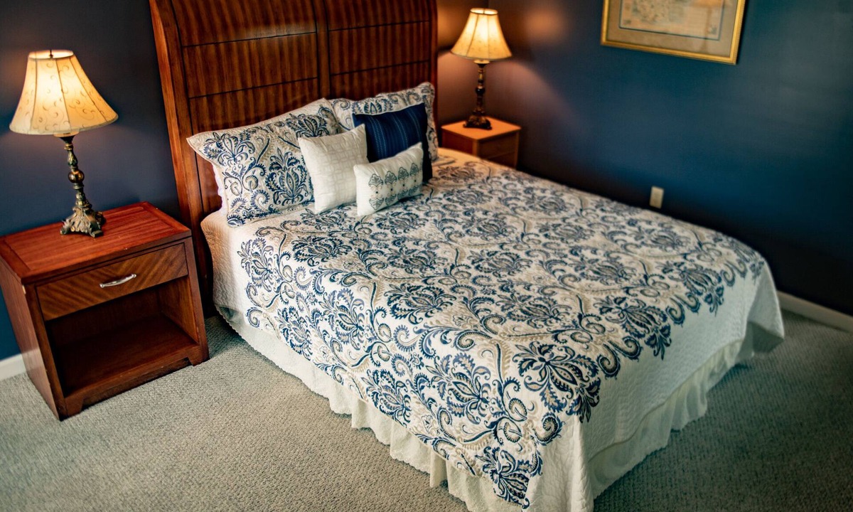 Sutton Bed & Breakfast | Welcome to the historic Elk River Hotel & Cafe! Located riverfront on the beautiful Elk River, and just 2 miles from I-79, you are moments away from all that the Sutton area has to offer. Guest in town to enjoy the gorgeous outdoor scenery and recrea