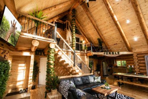 Saint-Philemon Ski Chalet | Welcome to the JUNGLE - Log cabine - SPA