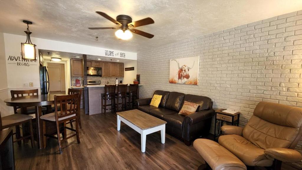River Ranch Apartment | Welcome to the Ranch! Spacious LUXURY FAMILY SUITE 202