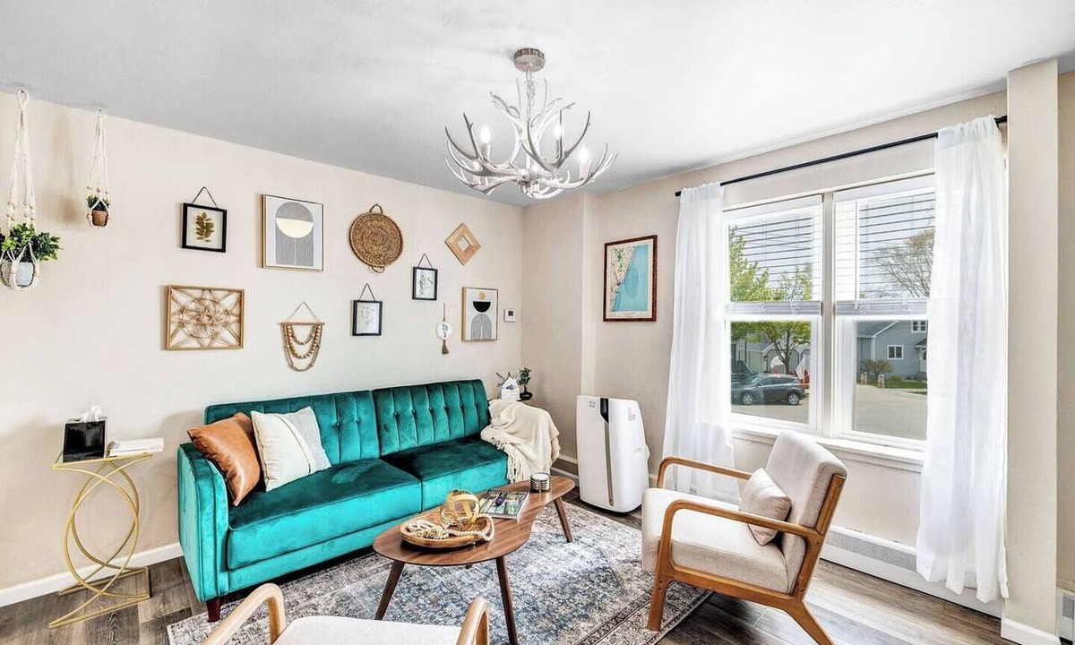 Algoma Apartment | Welcome to The Steele Magnolia! Completely renovated 2 bed/1ba plus bonus futon couch. We are located directly across the street from Von Stiehl Winery and are just a few minutes walk to Crescent Beach!