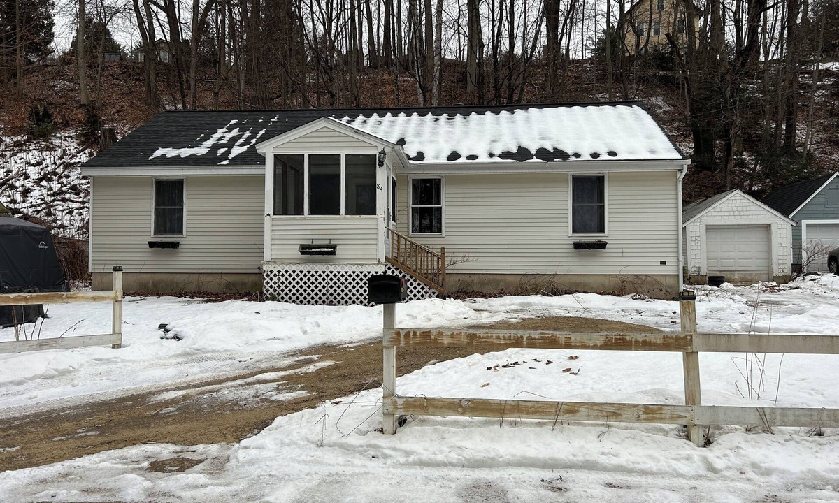 Franklin House | Welcome to the Webster Place! A Charming 3-bedroom house in fabulous Franklin.