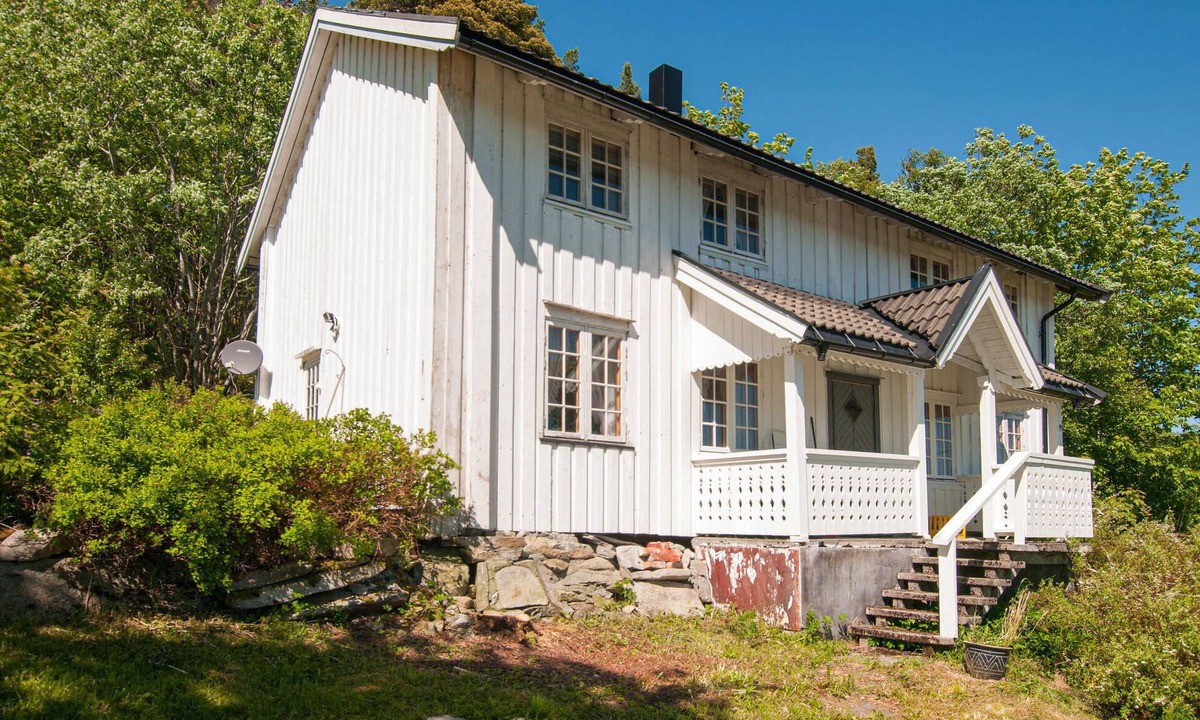 Lensvik House | Welcome to this venerable vacation home in Lensvik.