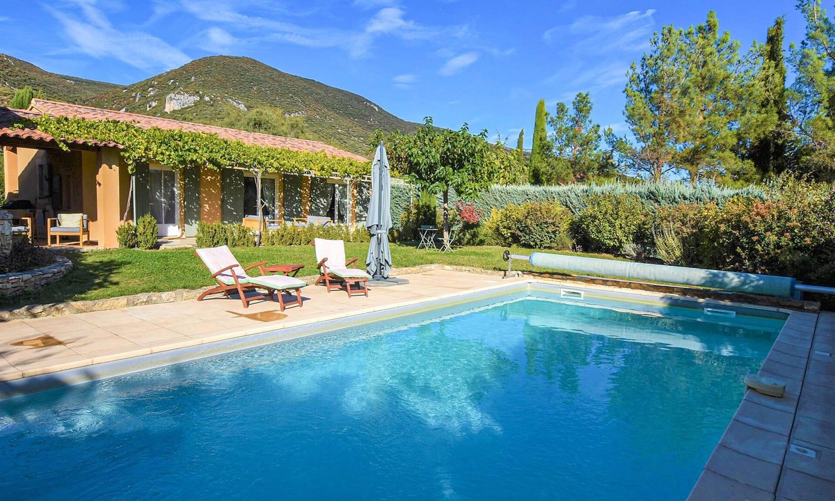 Rustrel House | Welcome to this welcoming and warm cottage in the village of Rustrel.