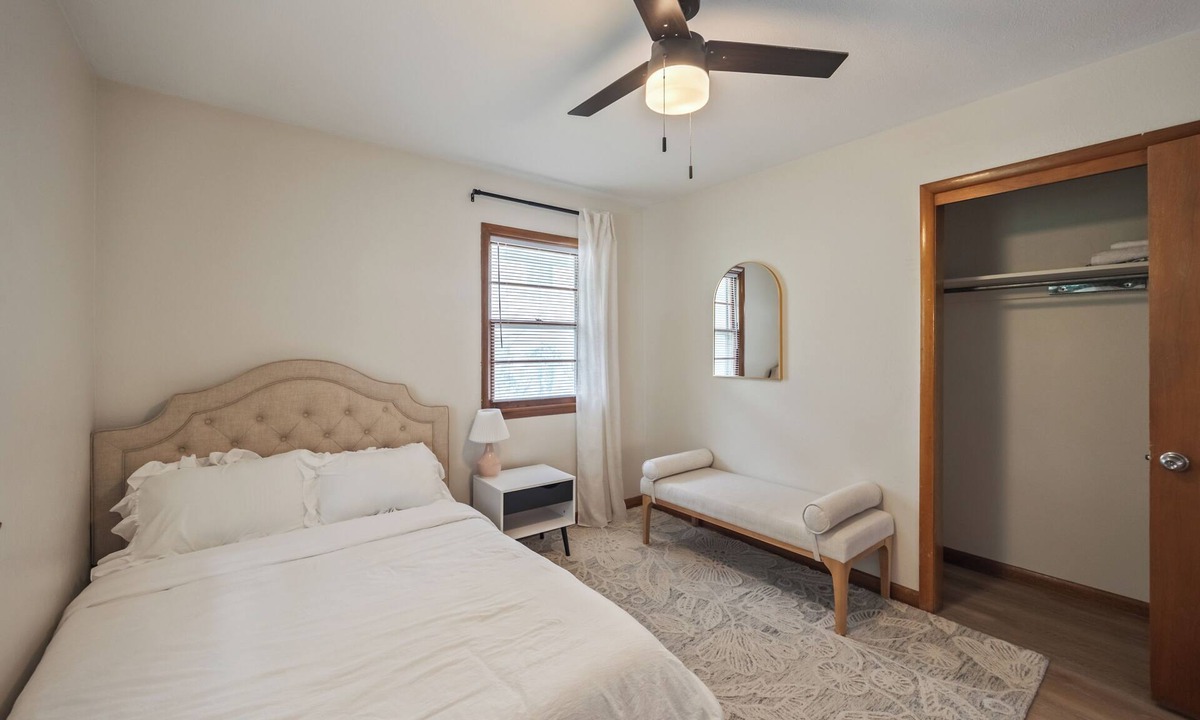 Des Moines House | Welcome to Tiny's House. Your 3 Beds, 1 Bathroom Cozy Retreat in Des Moines